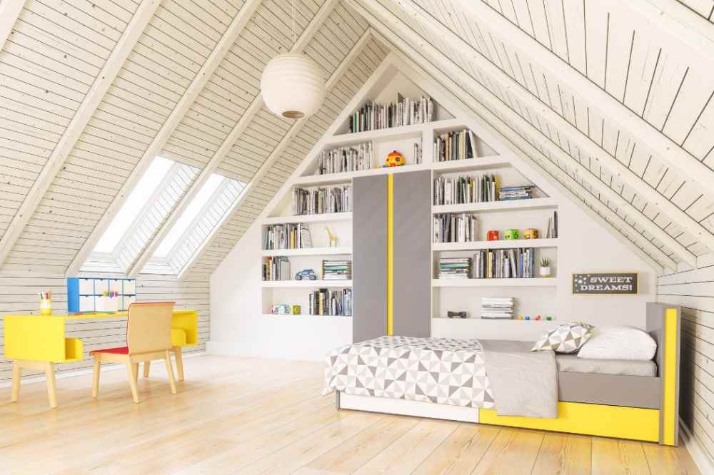 kamar di bawah atap rumah