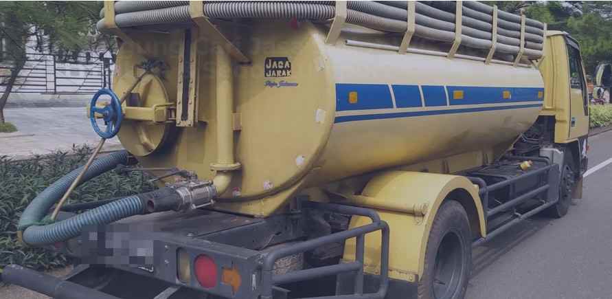 mobil truk tangki jasa sedot wc