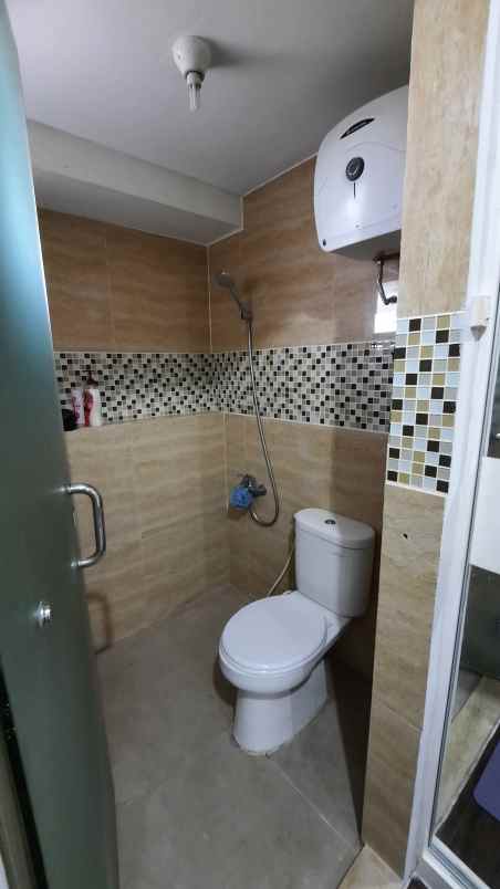 apartemen educity studio lantai rendah