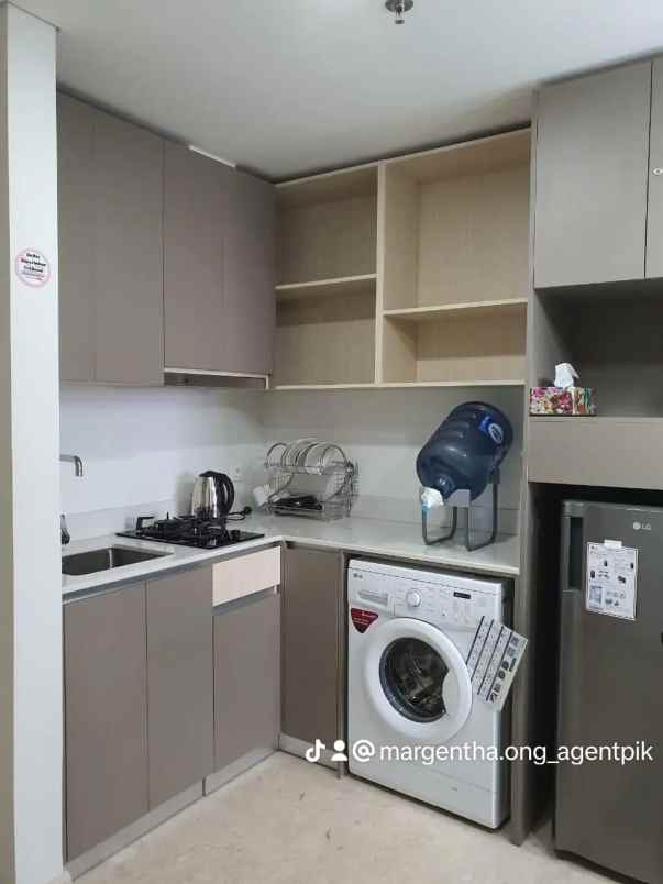 apartemen gold coast pik lantai middle full furnish