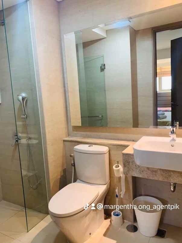 apartemen gold coast pik lantai middle full furnish