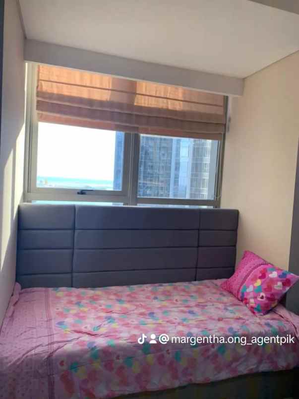 apartemen gold coast pik lantai middle full furnish