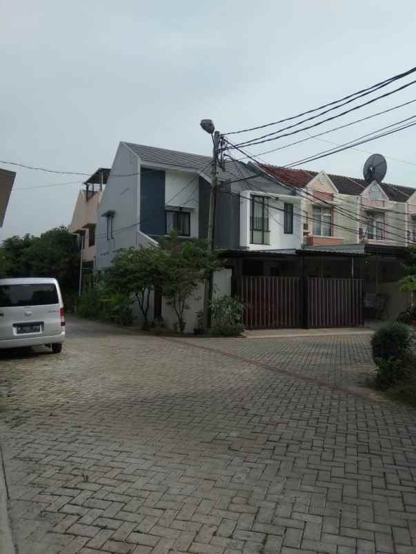 di sewakan cluster arcadia daan mogot tidak banjir