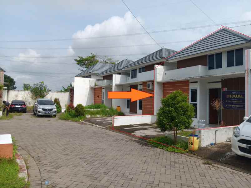 dijaul rumah 450jt di komplek graha yudistira kendal