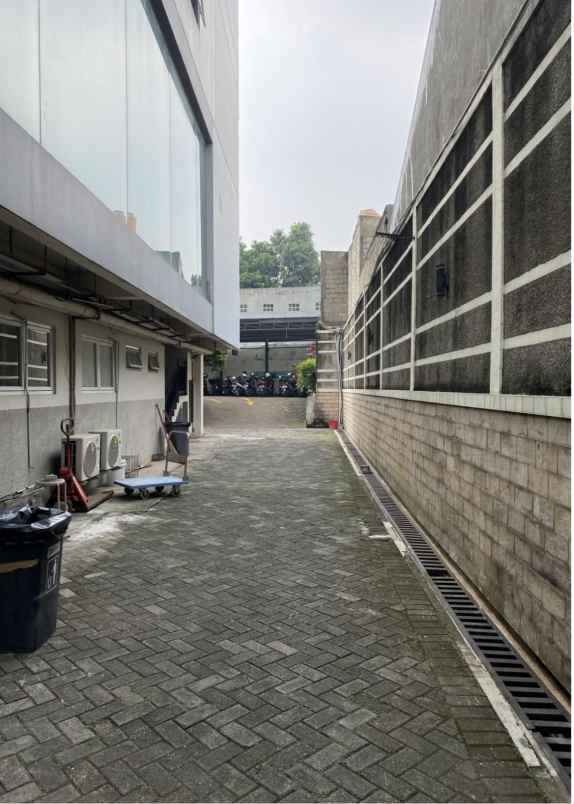 dijual gedunh lokasi jl buncit raya jakarta selatan