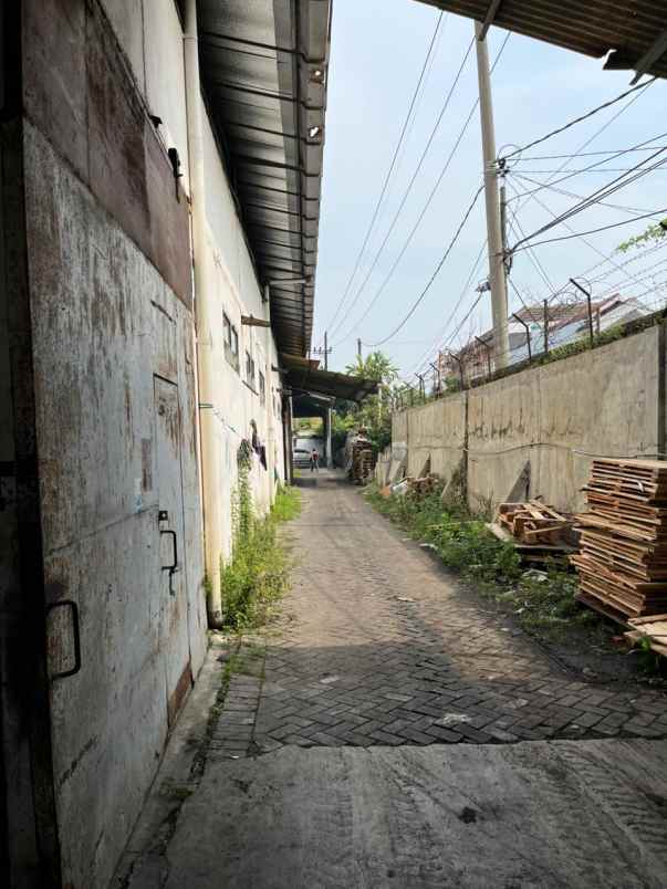 dijual gudang dan tanah di raya pogot