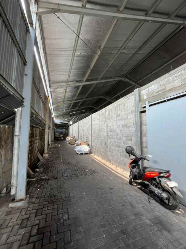 dijual gudang dan tanah di raya pogot