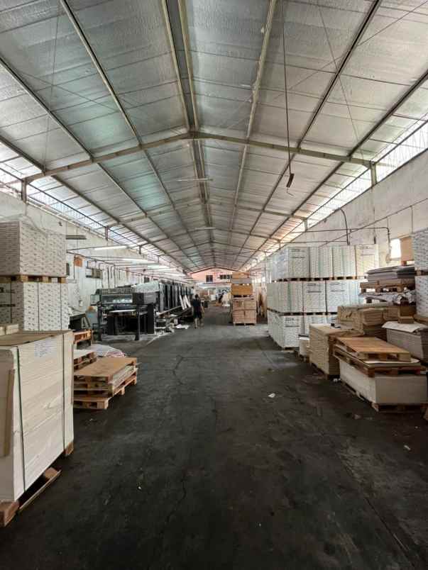 dijual gudang dan tanah di raya pogot