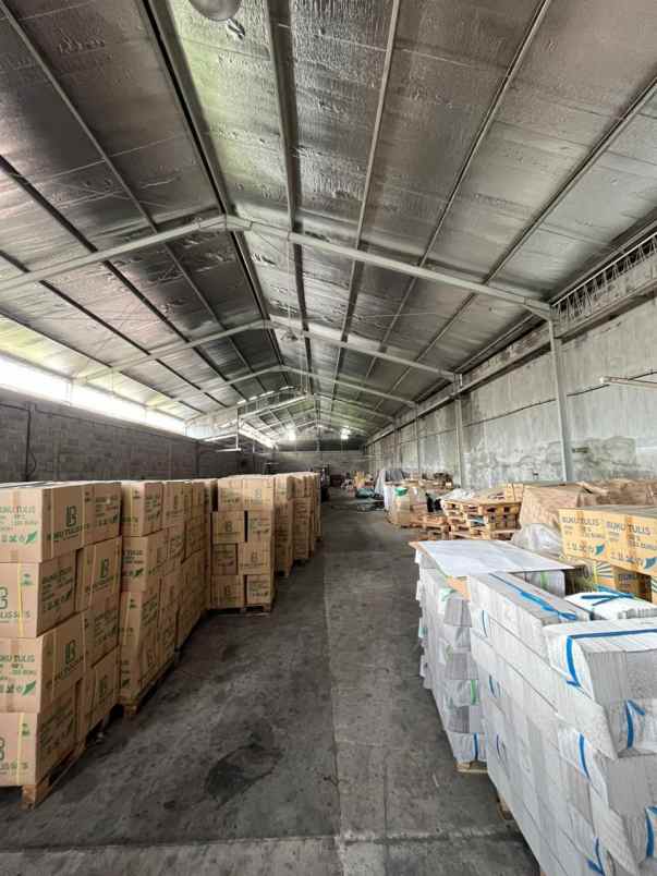 dijual gudang dan tanah di raya pogot