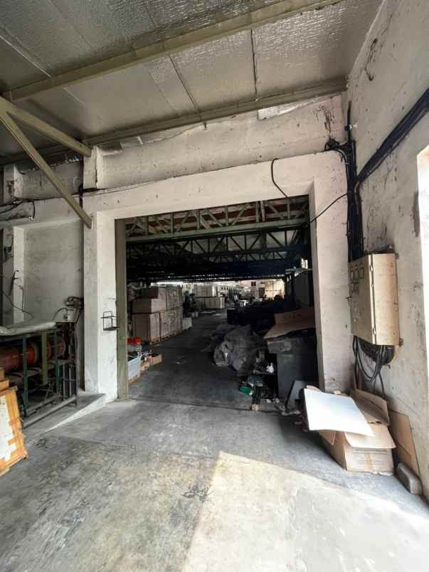 dijual gudang dan tanah di raya pogot