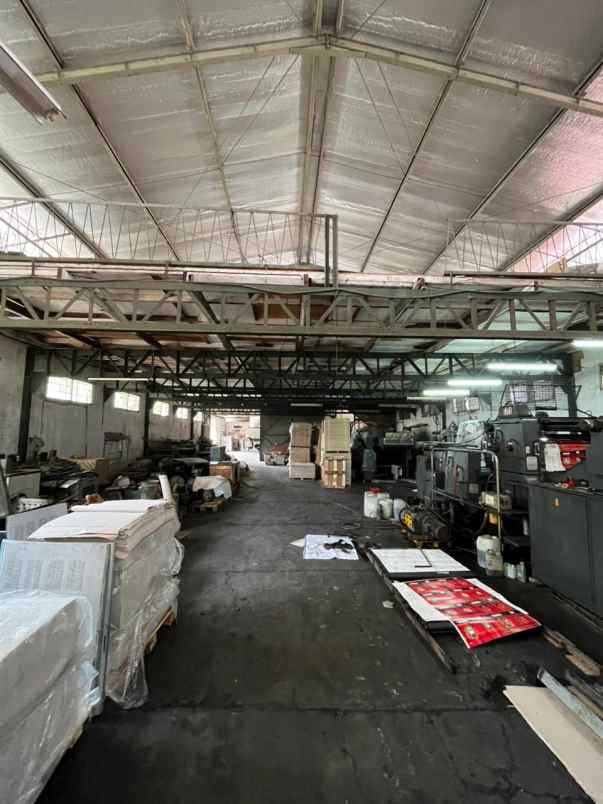 dijual gudang dan tanah di raya pogot