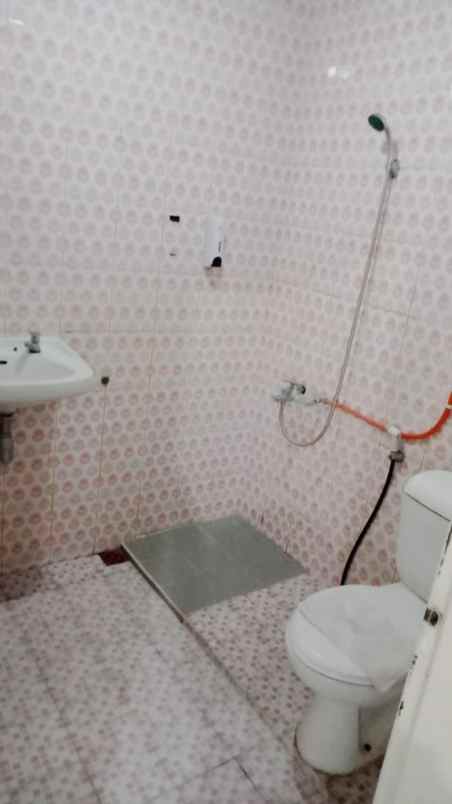dijual guest house lokasi rampal celaket kota malang