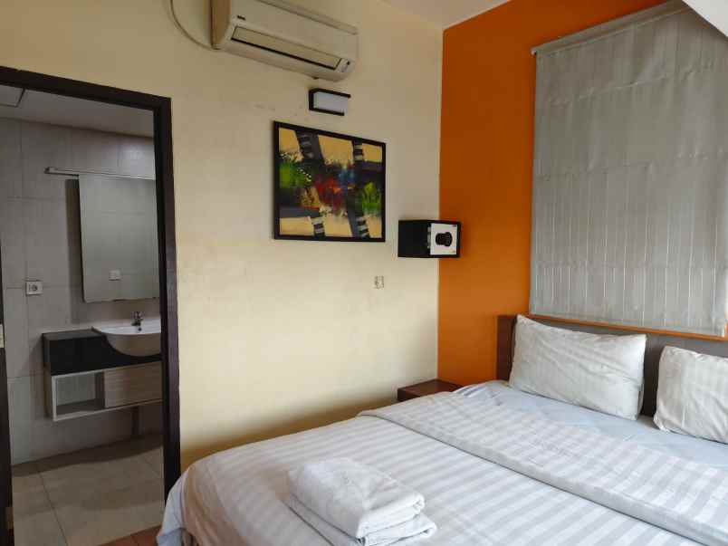 dijual hotel jalan bandengan