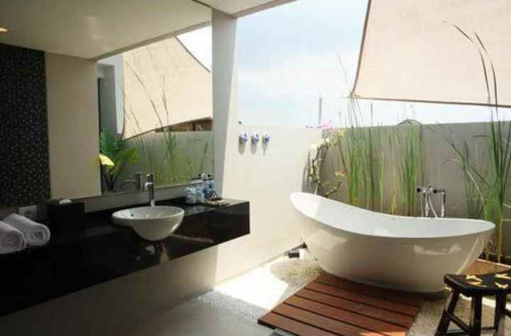 dijual hotel raya canggu