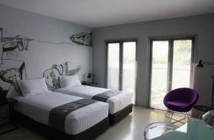 dijual hotel raya canggu