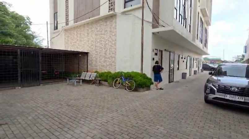 dijual kost raharja telukjambe timur