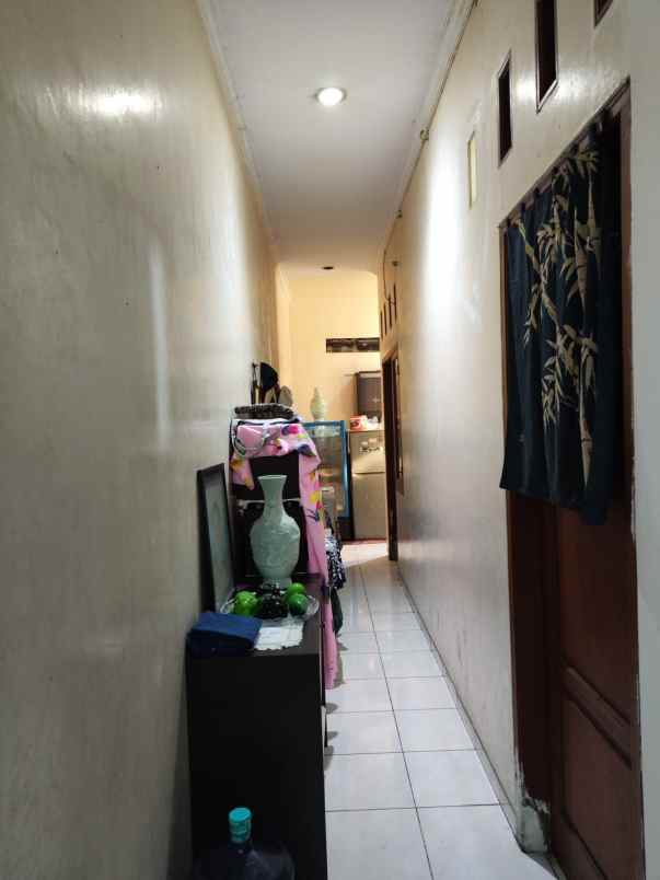 dijual kost tegal parang