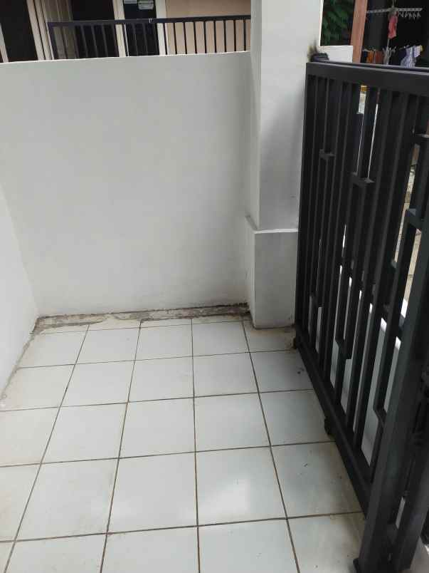dijual murah harga nego rumah shm cikokol tangerang