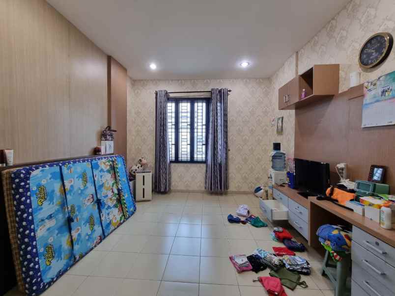 dijual ruko gandeng jalan mustafa krakatau