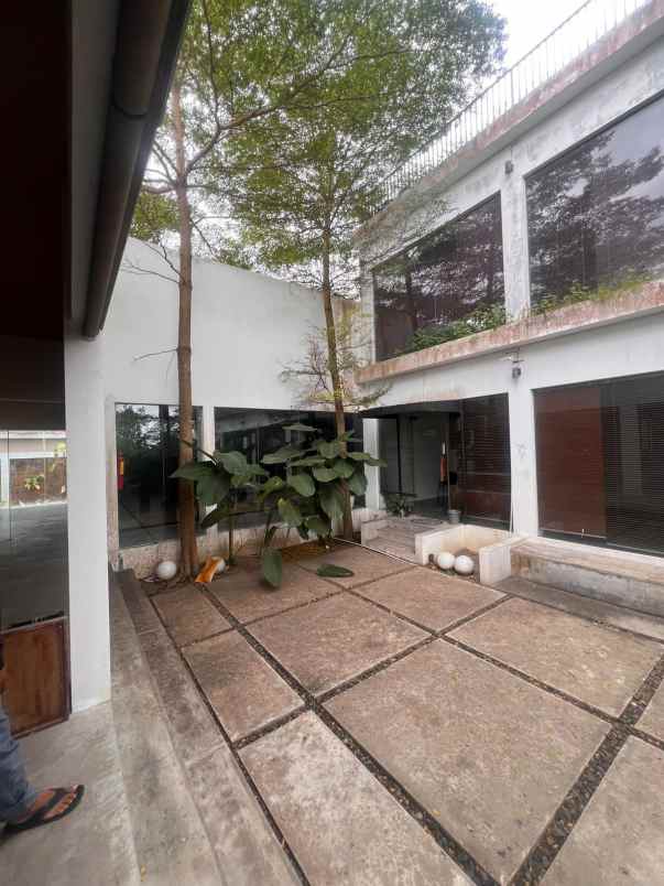 dijual ruko gudang kantor dekat jl damai jalan