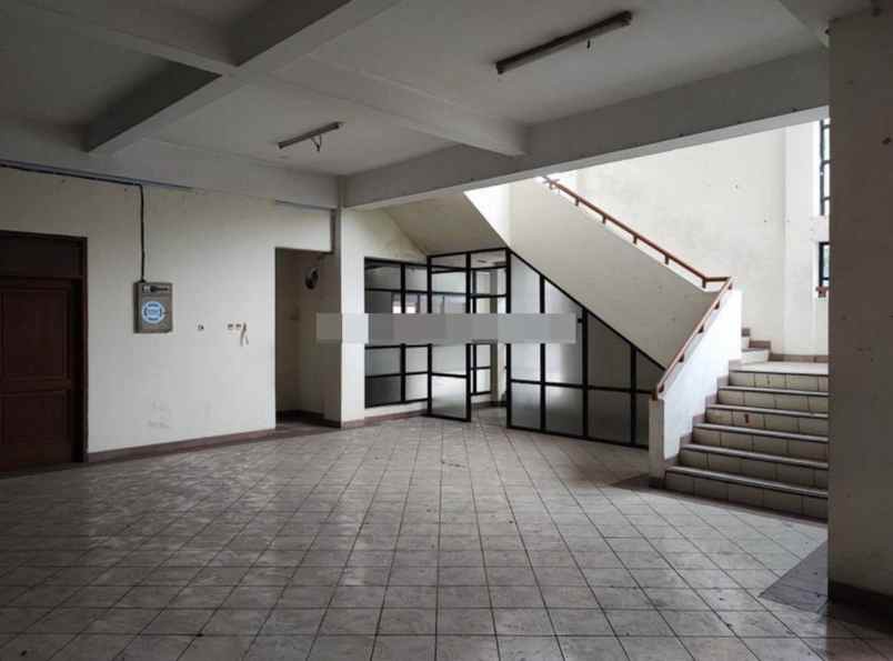 dijual ruko gudang kantor jl tubagus ismail sekeloa