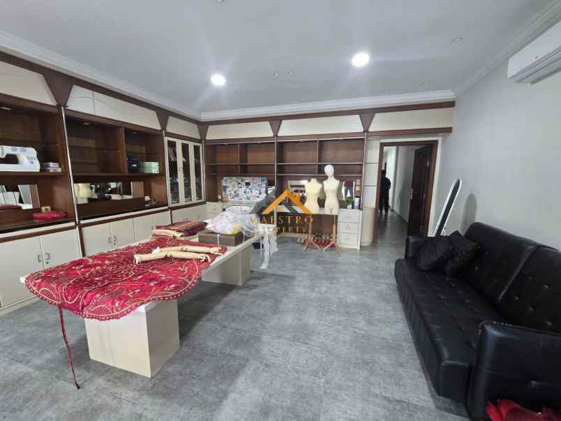 dijual ruko hook jl m h thamrin simpang jl ansari