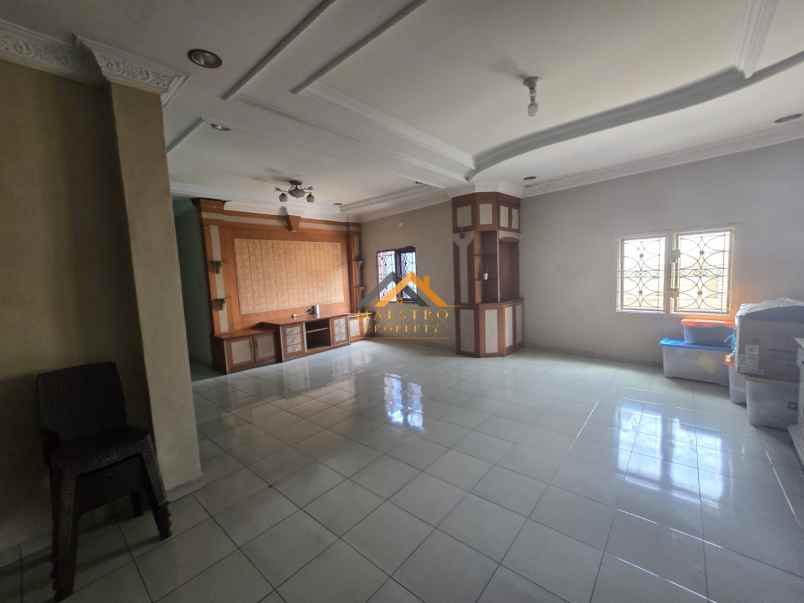 dijual ruko hook jl m h thamrin simpang jl ansari