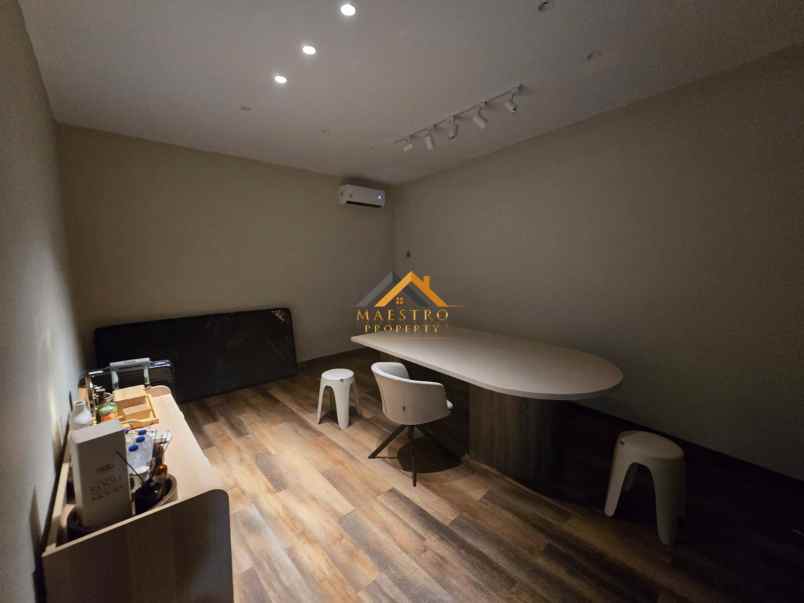dijual ruko hook jl m h thamrin simpang jl ansari
