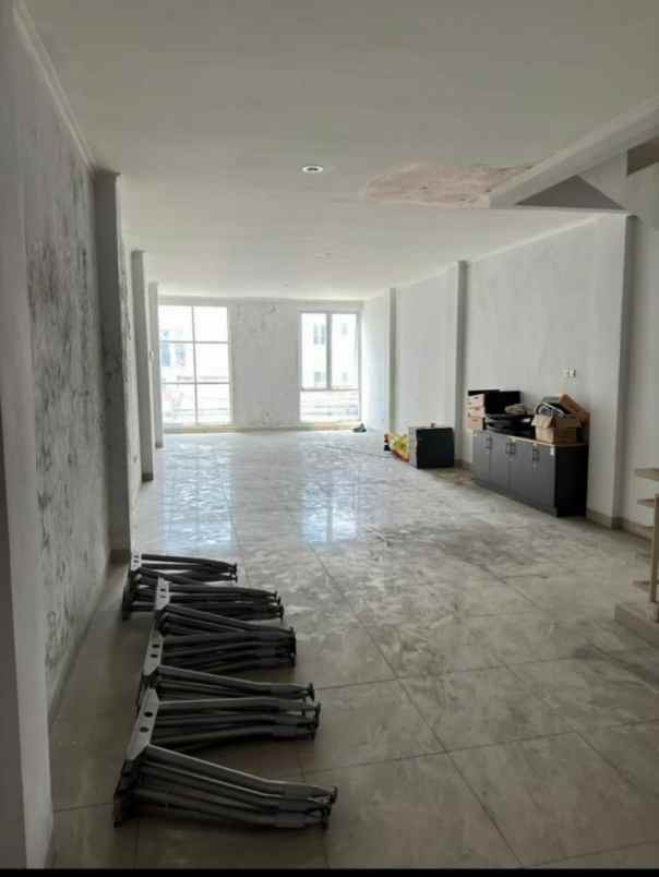dijual ruko komersial ciputat