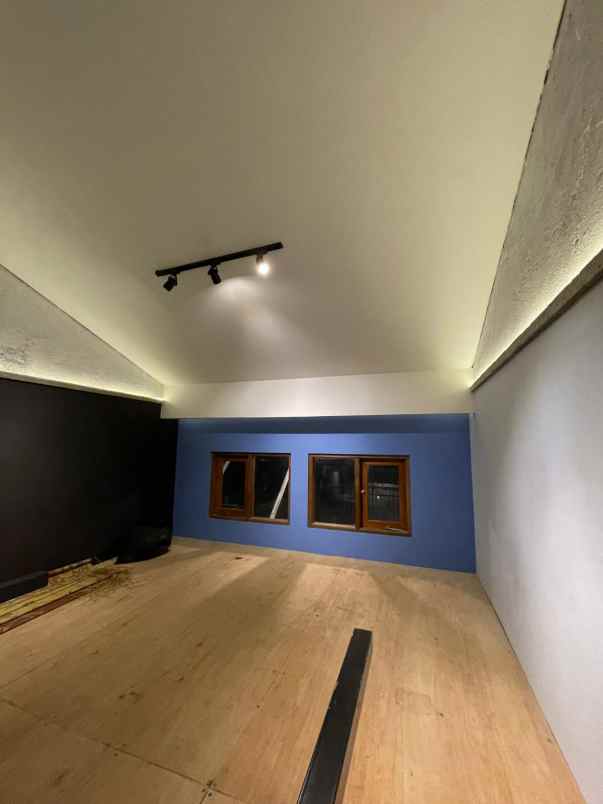 dijual rumah 1 km kampus upn