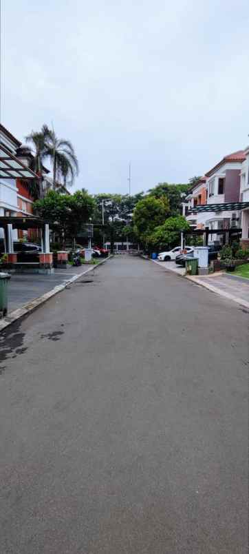 dijual rumah 2 5 lantai split level gading park view