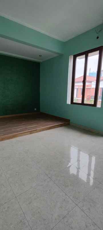 dijual rumah 2 5 lantai split level gading park view
