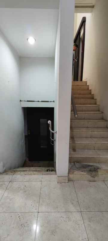 dijual rumah 2 5 lantai split level gading park view