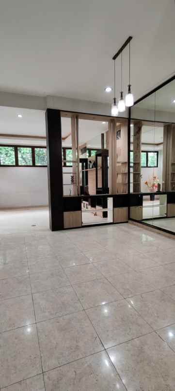 dijual rumah 2 5 lantai split level gading park view
