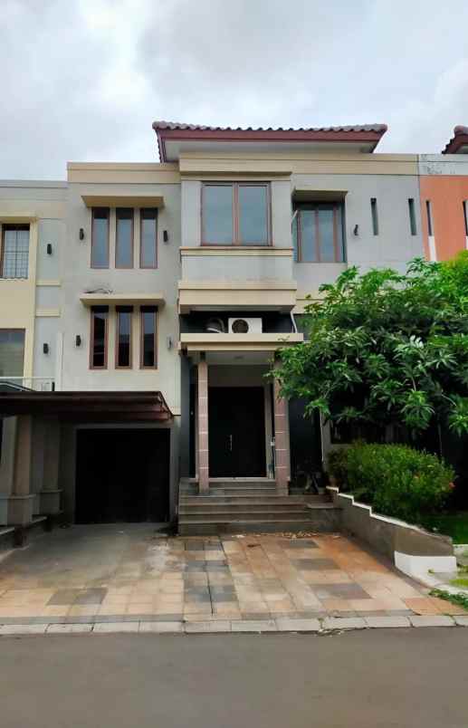 dijual rumah 2 5 lantai split level gading park view