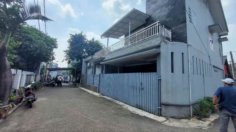 dijual rumah 67 jln komplrks al