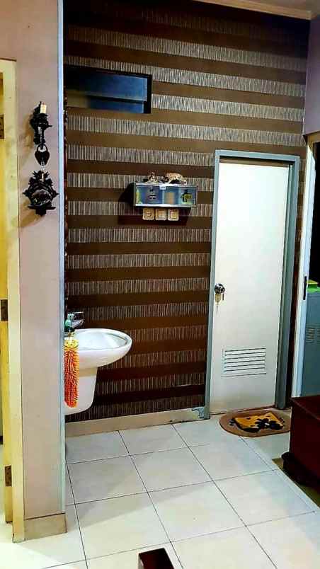 dijual rumah alam galaxy sambikerep