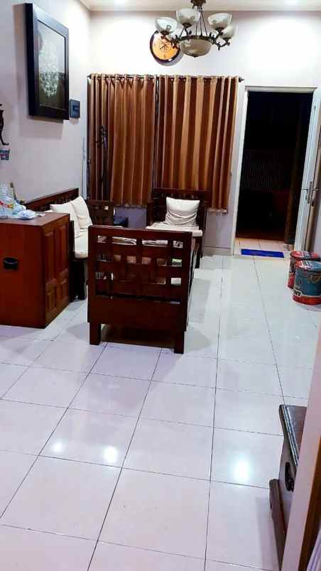 dijual rumah alam galaxy sambikerep