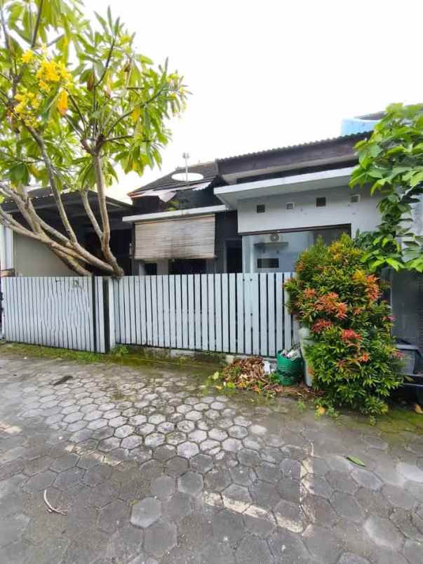 dijual rumah ambarukmo