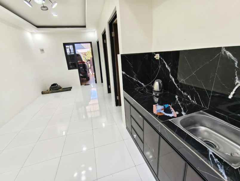 dijual rumah asemrowo