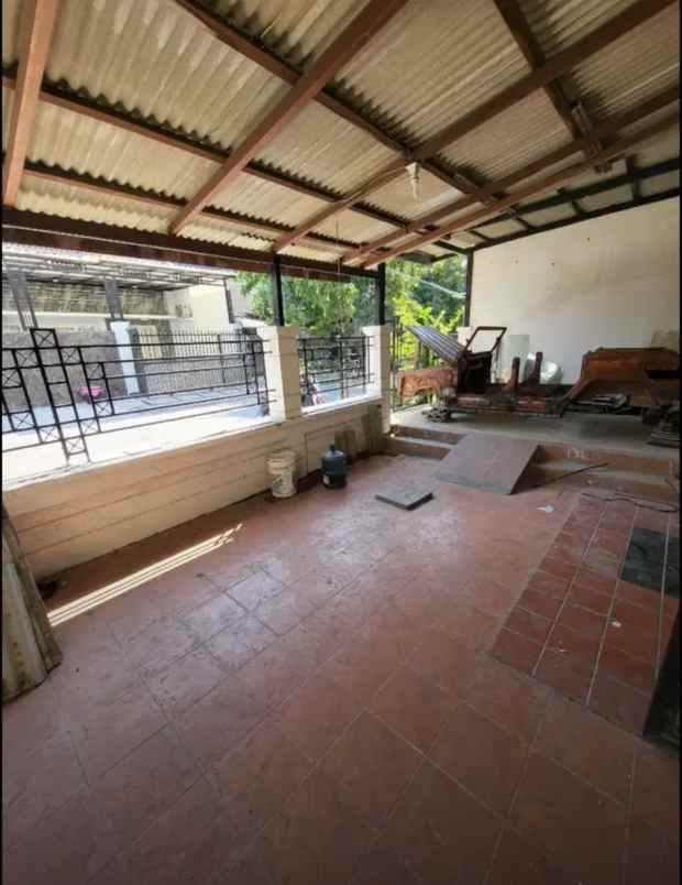 dijual rumah babatan pantai