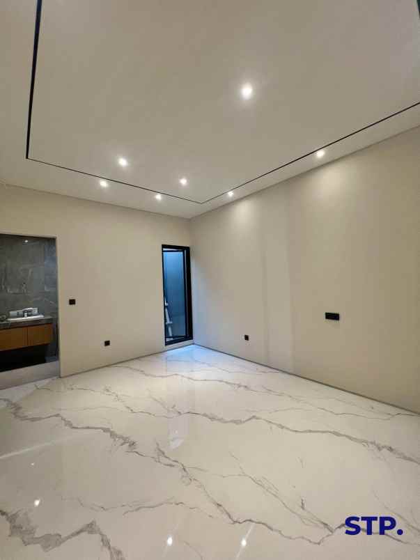 dijual rumah babatan pantai