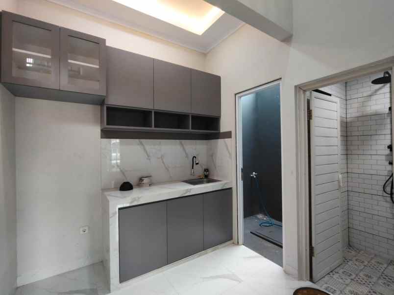 dijual rumah bambu apus pamulang