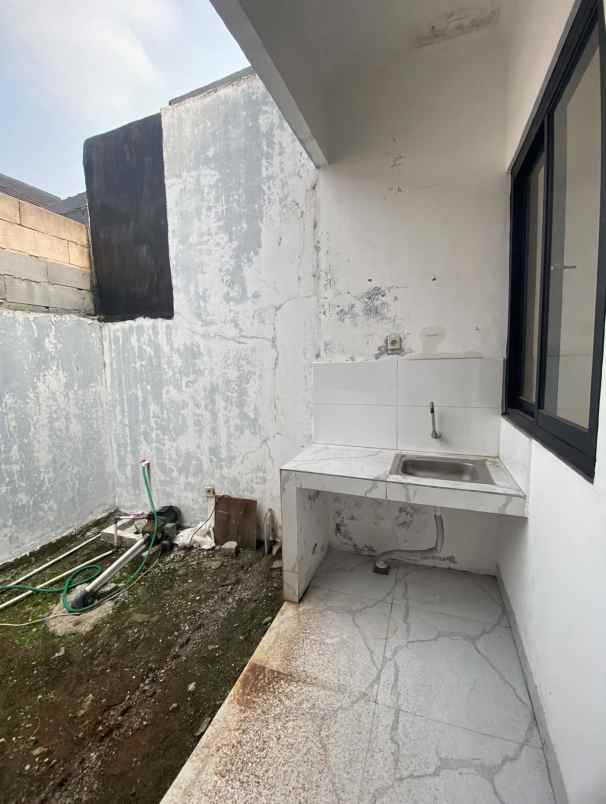 dijual rumah bedahan sawangan depok