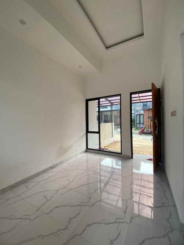 dijual rumah bedahan sawangan depok