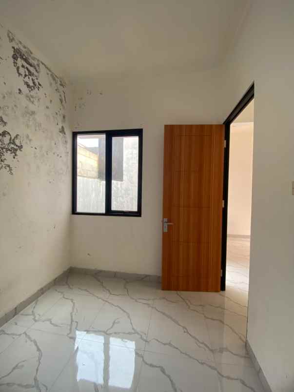 dijual rumah bedahan sawangan depok