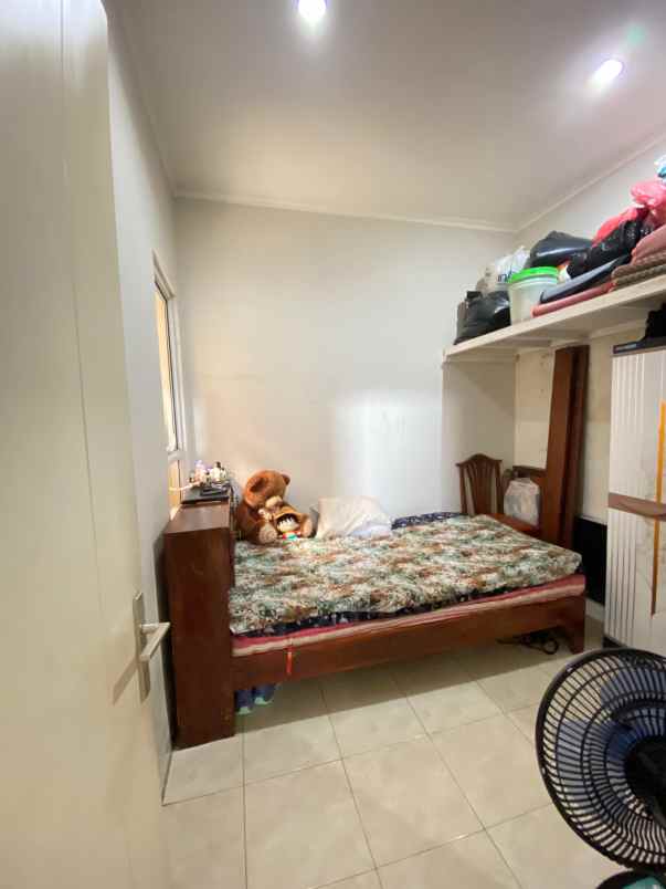 dijual rumah binong