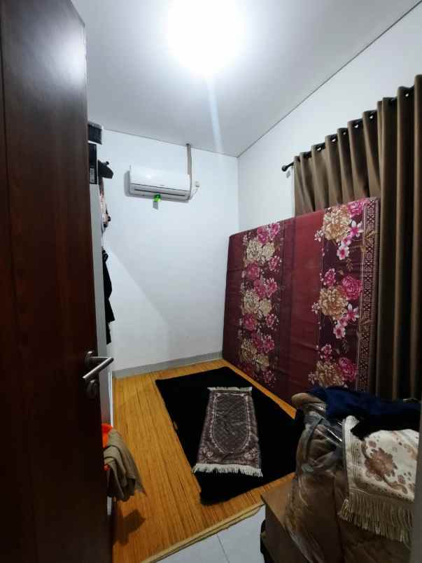 dijual rumah bojongsari depok