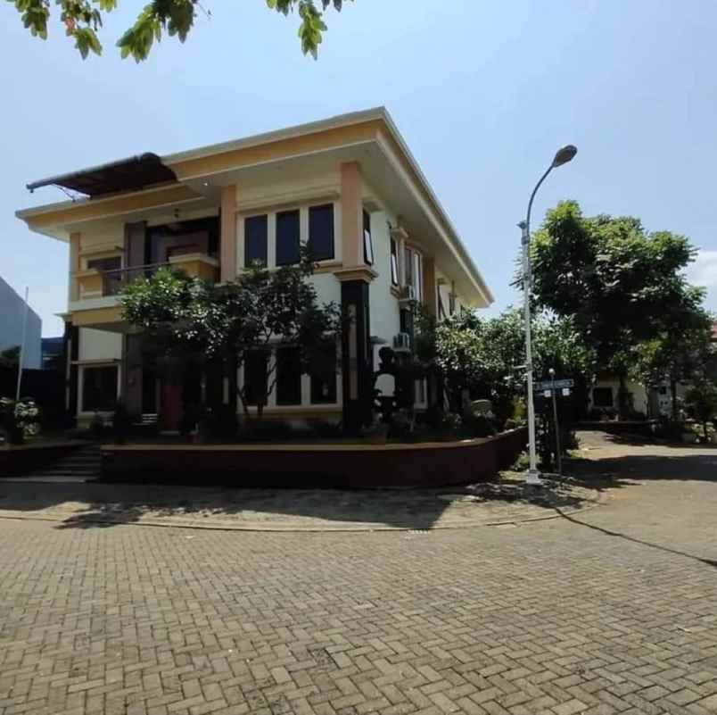 dijual rumah bsb