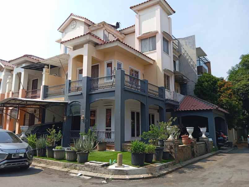 dijual rumah bukit gading mediterania
